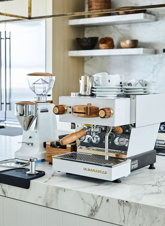 Η Σημασια του Καθαρισμου των Μηχανων Καφε: Πως να Διατηρησετε τη Γευση και την Αποδοση